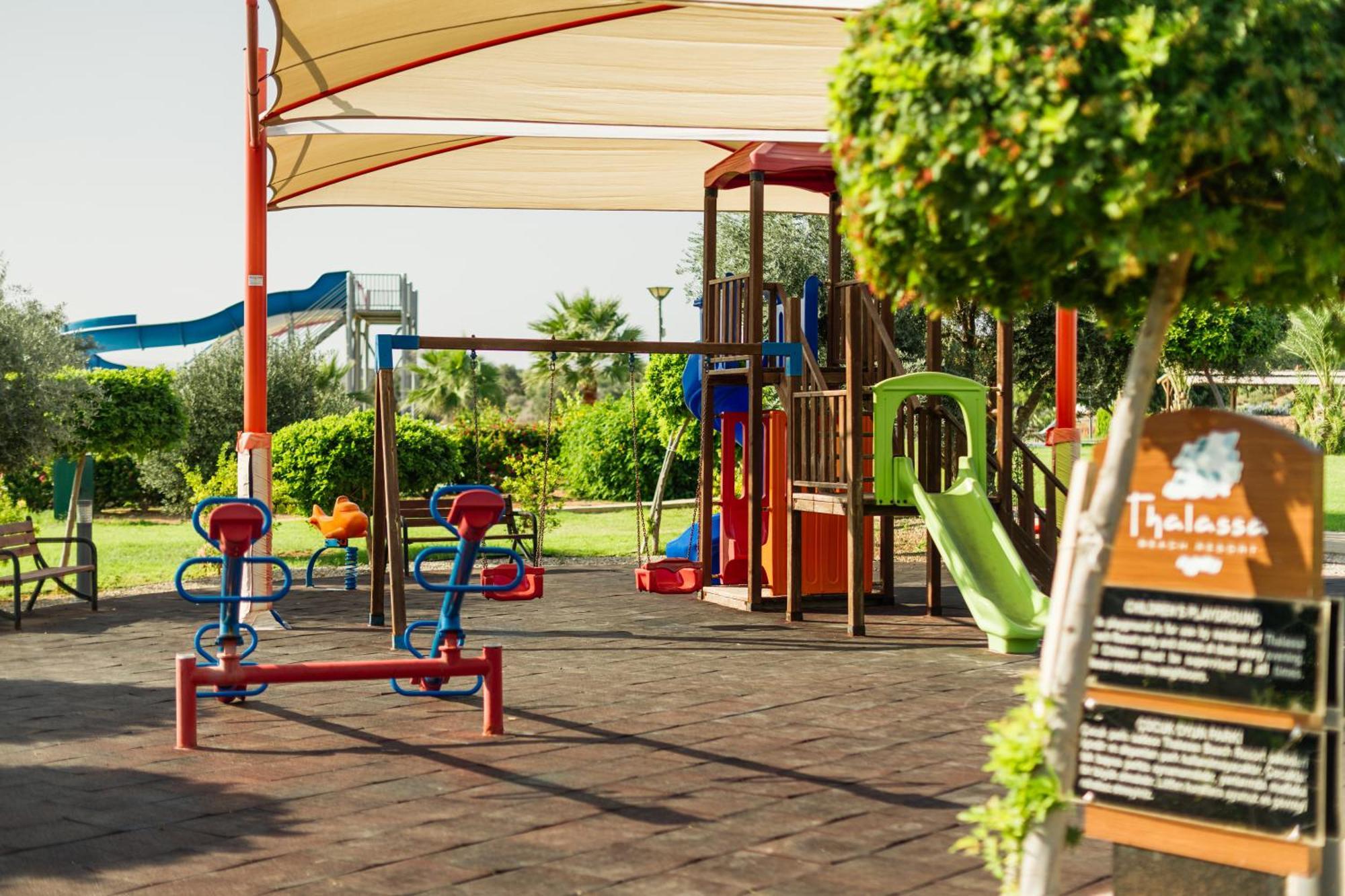 Paradise Beach Front Resort Vokolidha Exterior photo